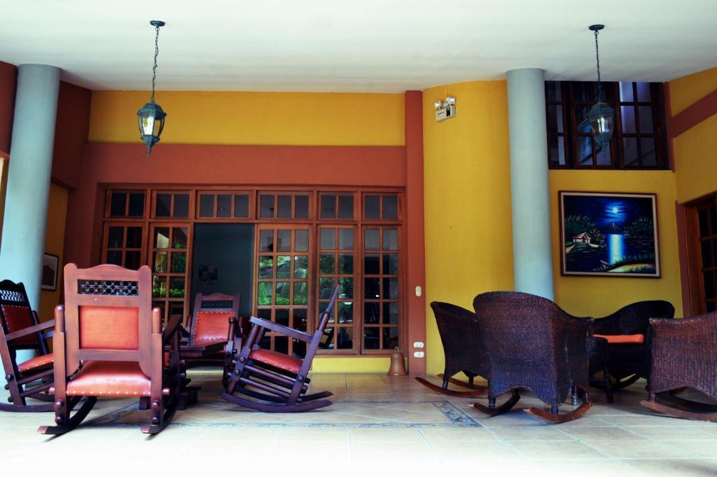 Hotel Los Pinos Managua Extérieur photo